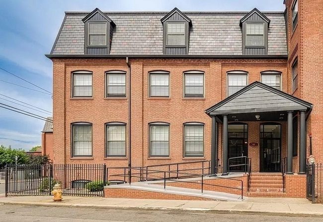 Foto del edificio - 10 Weston Ave