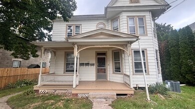 Building Photo - 307 Lincoln St