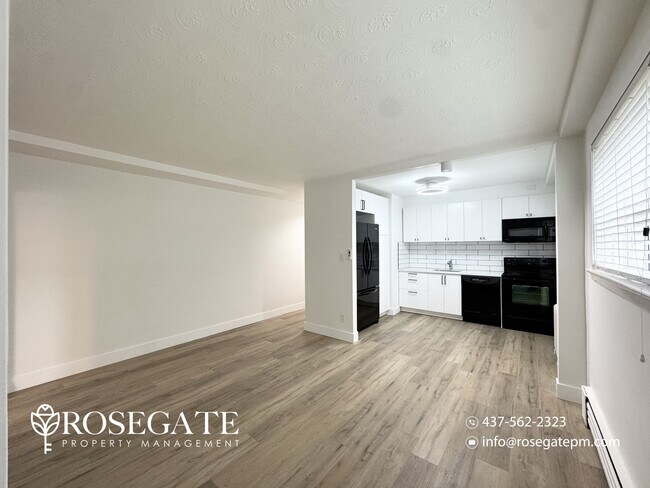 Building Photo - 2-Bedroom Apartment with Large Outdoor Space – Pet Friendly – Etobicoke