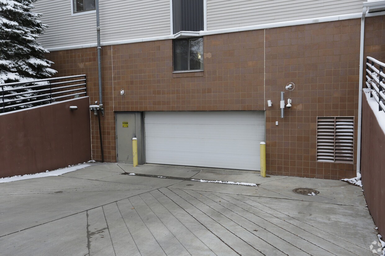 Parkview Villa North Apartments in Columbia Heights, MN