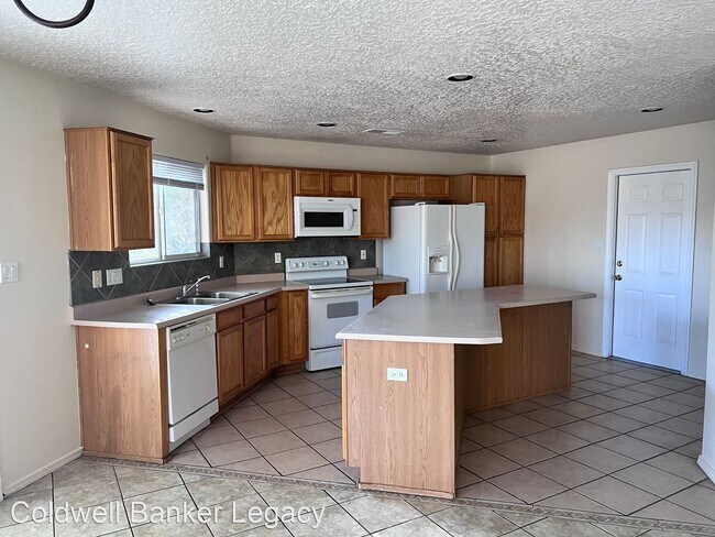 Foto del edificio - 4 br, 2 bath House - 1721 15th Ave SE