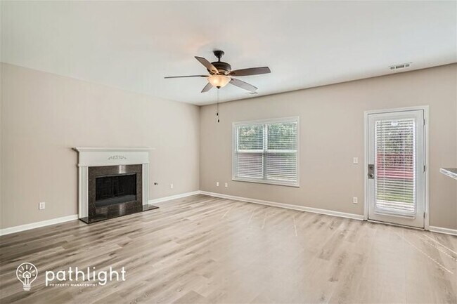 Foto del edificio - 138 Parkcrest Crossing, Dallas, GA, 30132