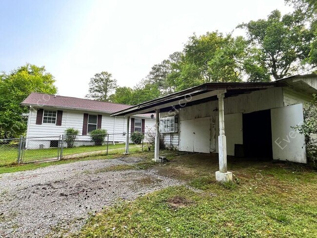 Foto del edificio - 742 Indian Springs Rd