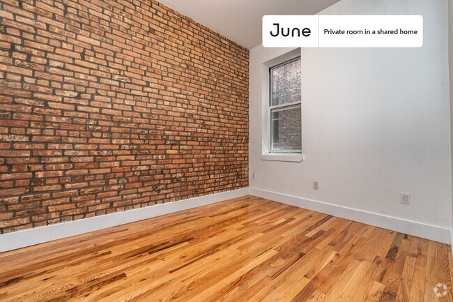 Building Photo - Private bedroom in 3 bed/1 bath Home