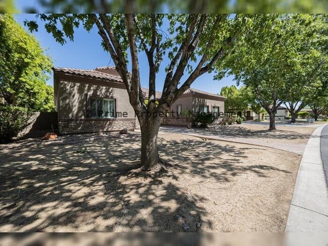 Foto del edificio - 2902 E Gary Way