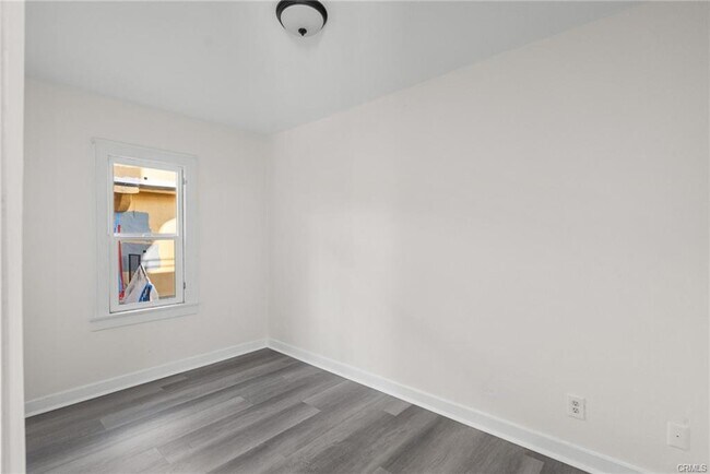 Building Photo - 5601 Fishburn Ave