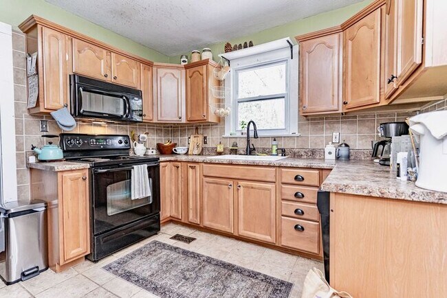 Building Photo - 109 Woodville Ave