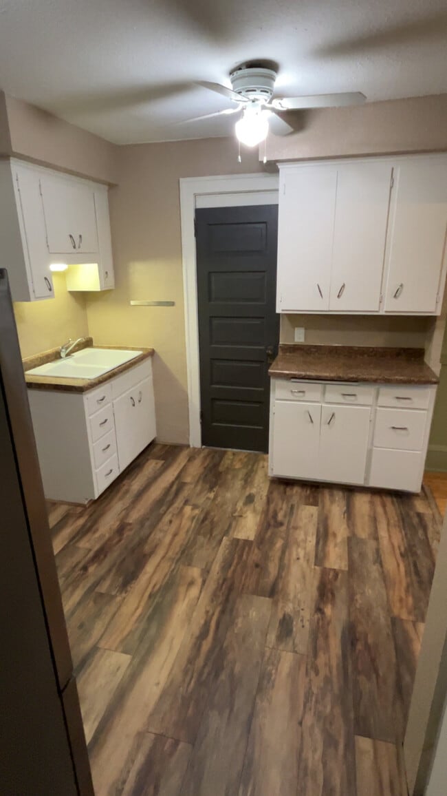 Kitchen - 1027 43rd Ave N