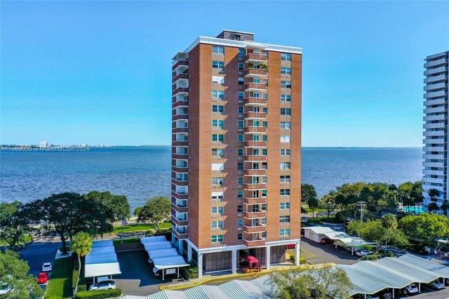 Foto del edificio - 4015 Bayshore Blvd