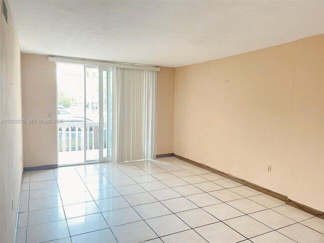 Foto del edificio - 1475 NE 125th Terrace