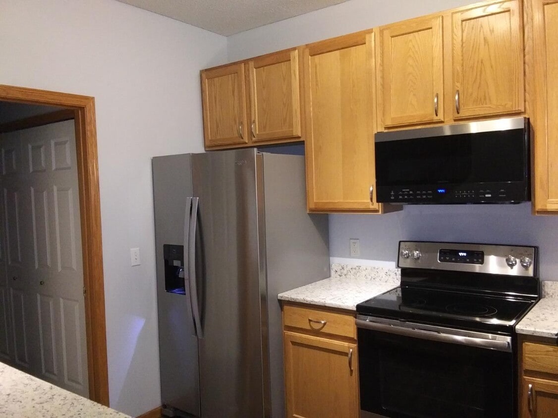 Foto principal - 7451 Derby Ln