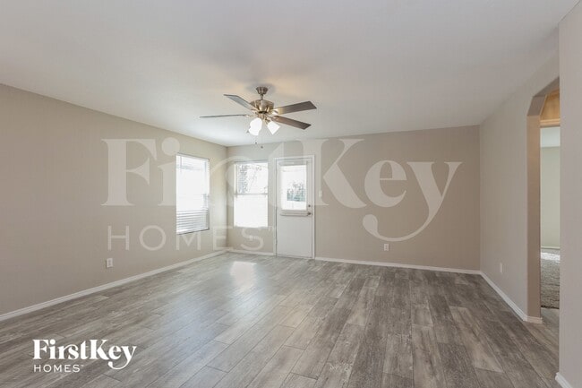 Building Photo - 814 Silverado Way