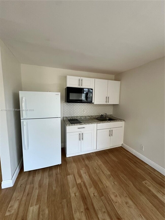 Foto del edificio - 808 NW 19th St