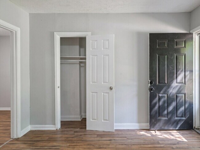 Foto del edificio - 50 Eddy Dr