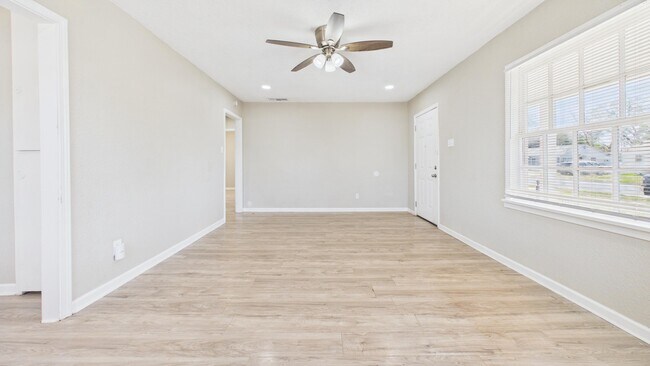 Foto del edificio - 2430 31st St