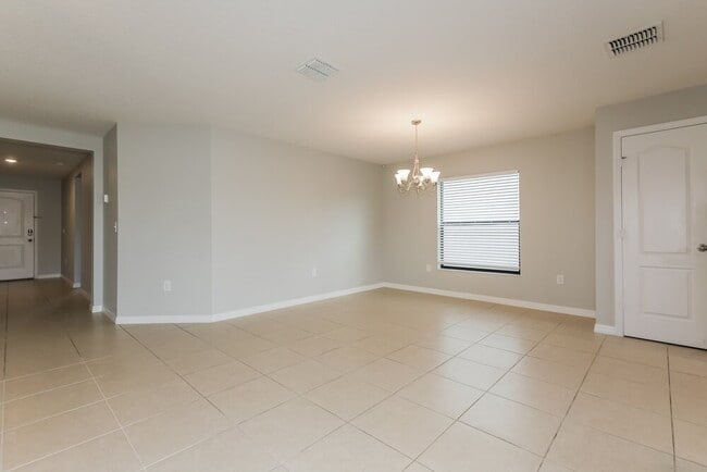 Building Photo - 1714 Chatham Green Cir