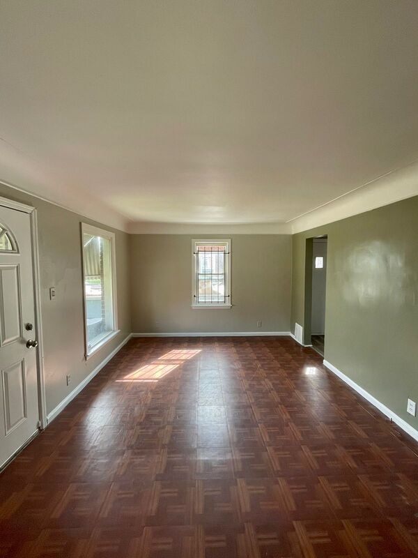 Foto del edificio - 17565 Schaefer Hwy