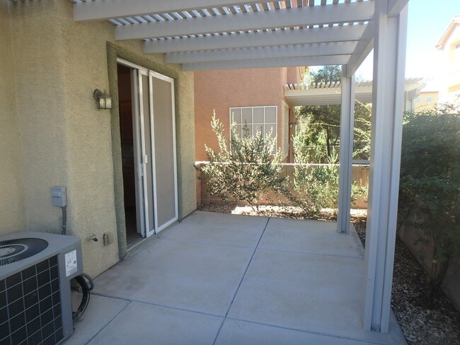 Building Photo - 3627 Water Song Dr