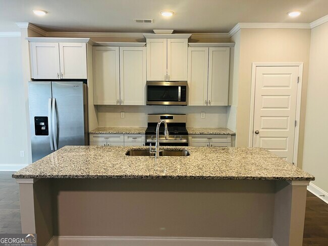 Foto del edificio - 6005 Arbor Knoll Pl