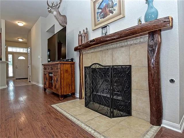 Building Photo - 304 Trophy Ct