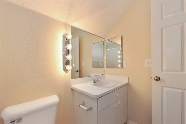 Building Photo - 22724 Saint Thomas Cir