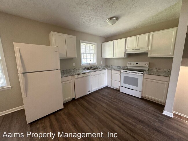 Building Photo - 3 br, 2 bath House - 1301 Chilton Dr.