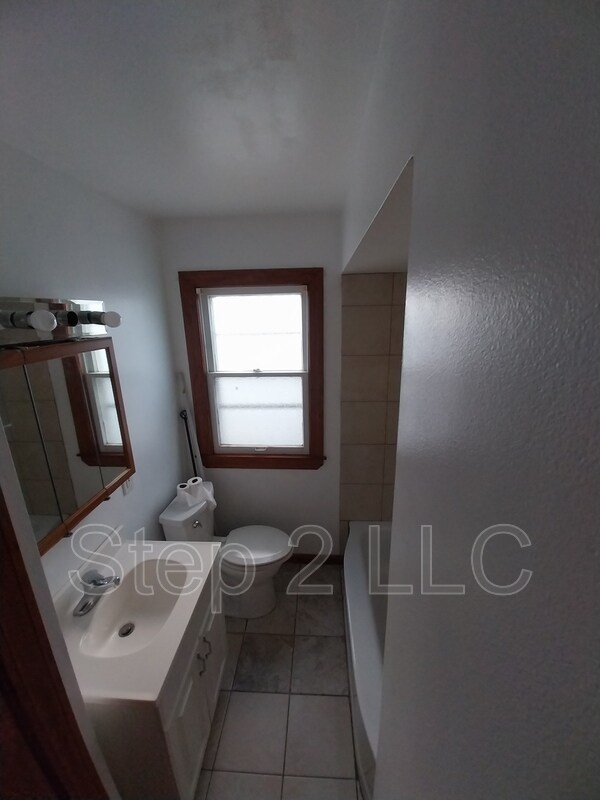 Building Photo - 12904 Willard Ave