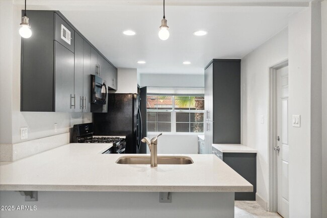 Building Photo - 3641 N 15th Ave