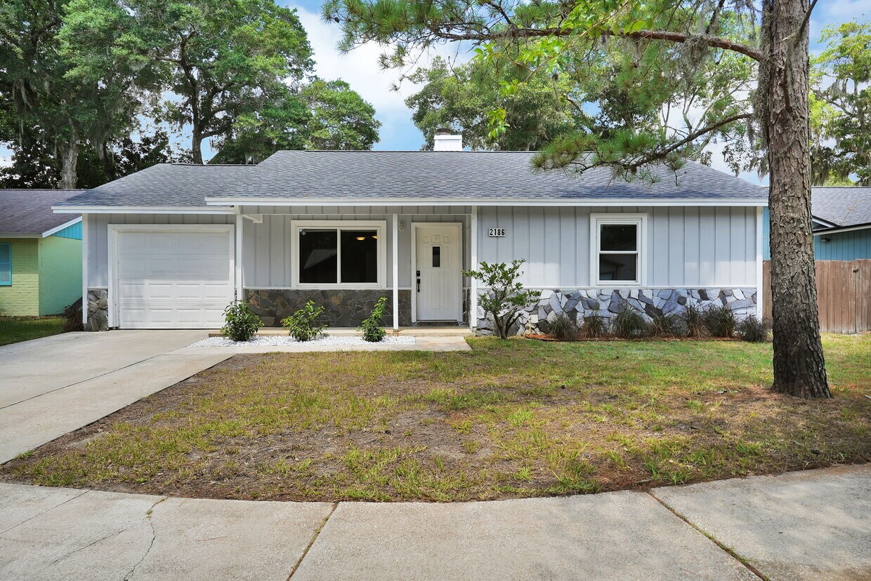 Primary Photo - 2186 Cypress Landing Dr