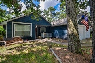 Building Photo - 3218 Lake Stream Dr