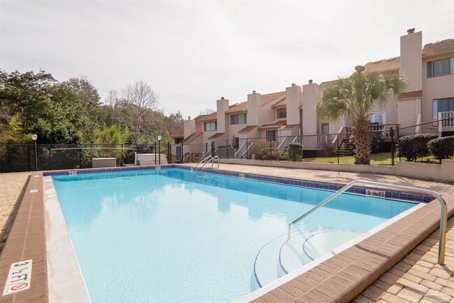 Foto del edificio - 912 Brookside Ct