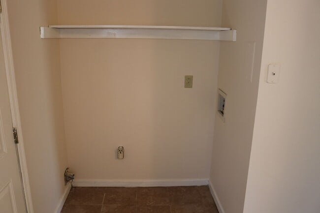 Foto del edificio - 3727 Willow Creek Rd