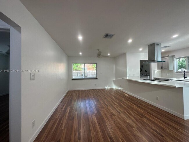 Foto del edificio - 1538 NE 5th Ave