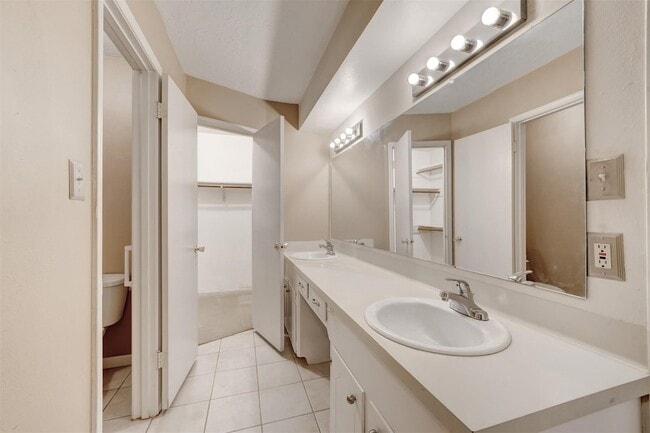 Building Photo - 29311 Loddington St