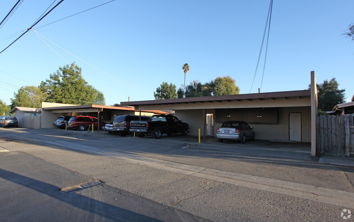 Building Photo - 910 E 2nd Ave