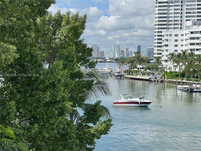 Foto del edificio - 1450 Lincoln Rd