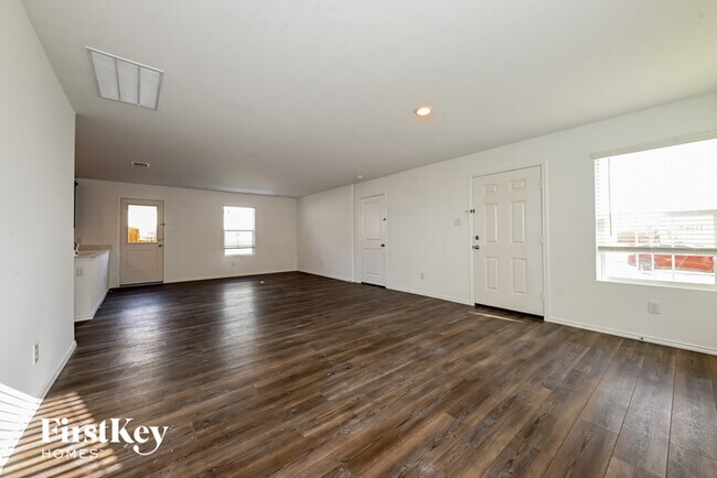 Building Photo - 5815 Grindstone Dr