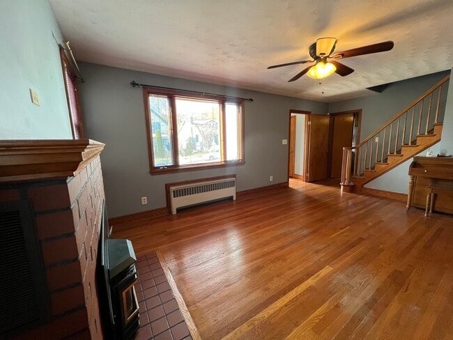 Building Photo - 23 Home Ave