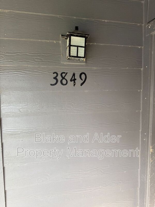 Foto del edificio - 3849 NE 152nd Ave