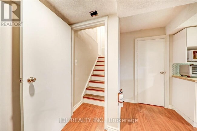 Building Photo - 40 Houndtrail Dr