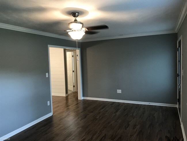 Building Photo - 3 br, 2 bath House - 2752 Mohawk Dr