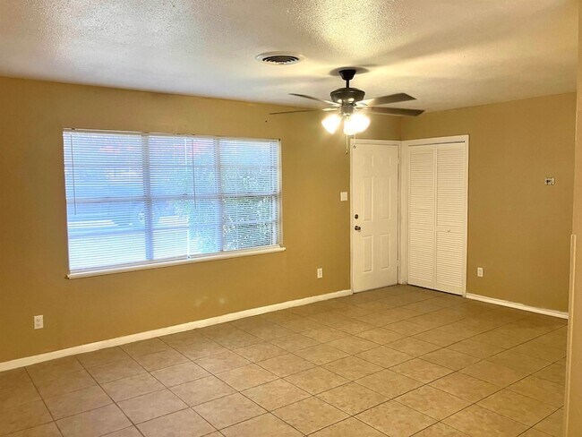 Foto del edificio - 1112 Northwood Dr