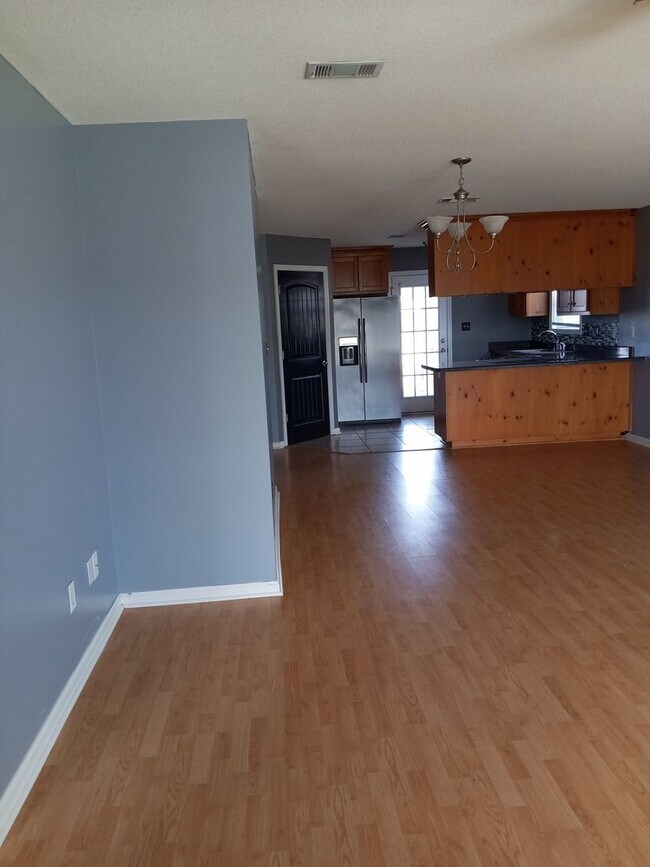 Building Photo - Cute home in Moulton Branch Estates