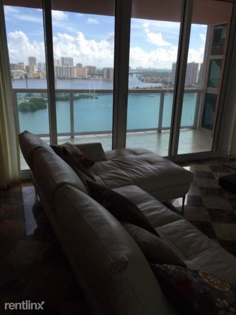 Foto del edificio - 3 br, 2.5 bath House - 3370 NE Hidden Bay ...