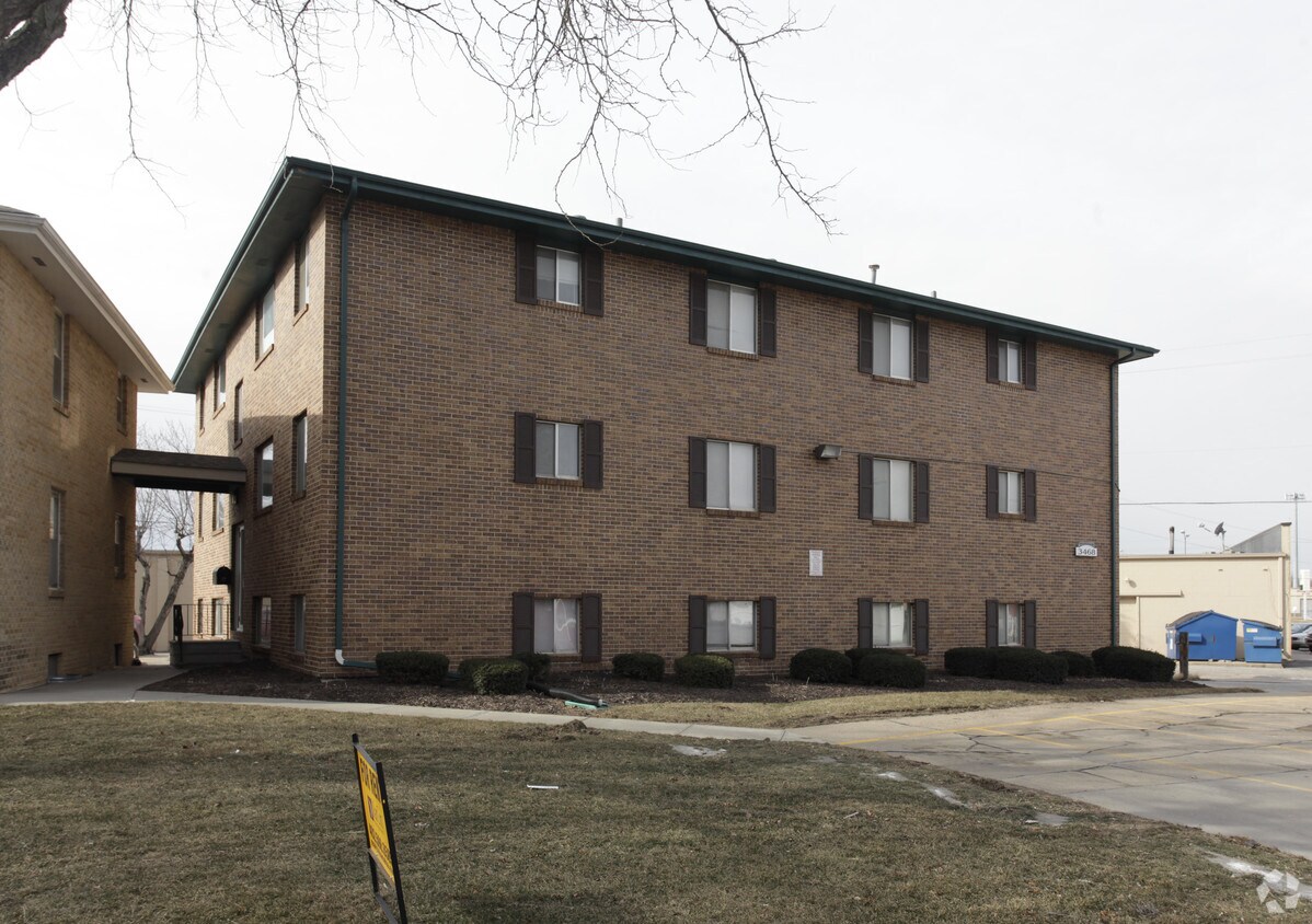 Primary Photo - Westgate Apartments II