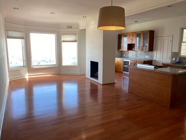 Building Photo - 31 Buena Vista Terrace