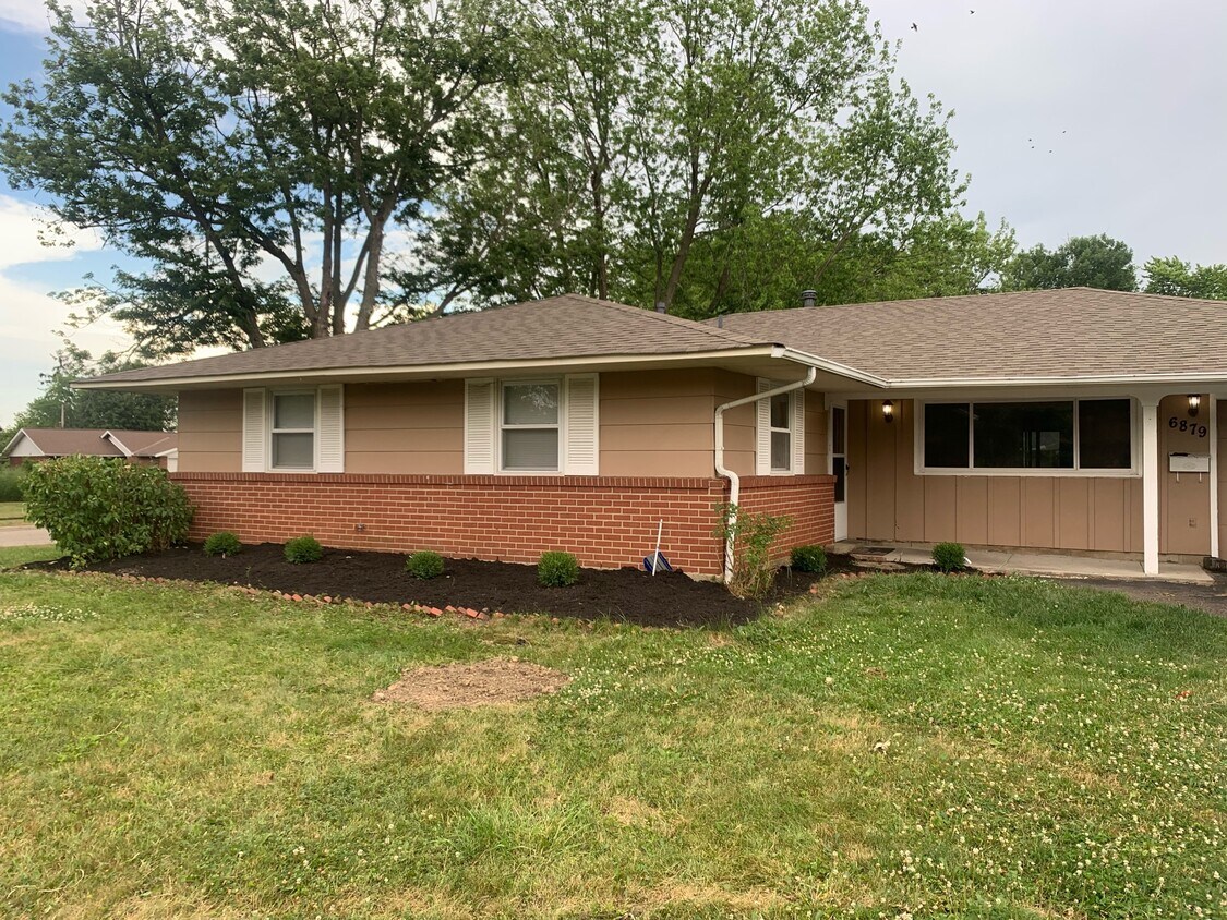 Building Photo - 6879 Gilette Dr