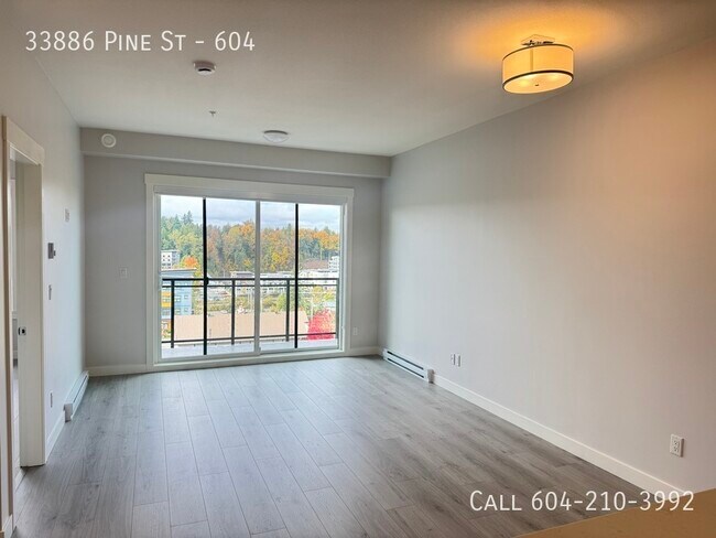 Building Photo - Top Floor Junior Two Bedroom Condo
