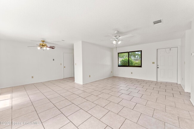 Building Photo - 920 San Filippo Dr SE