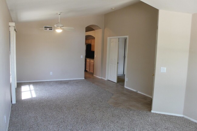 Building Photo - 4431 E Melinda Ln